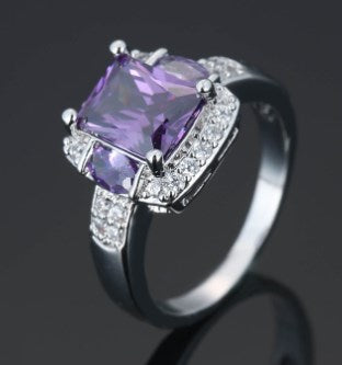 Anillo de Zircón Púrpura Vintage con Baño de Plata y Platino