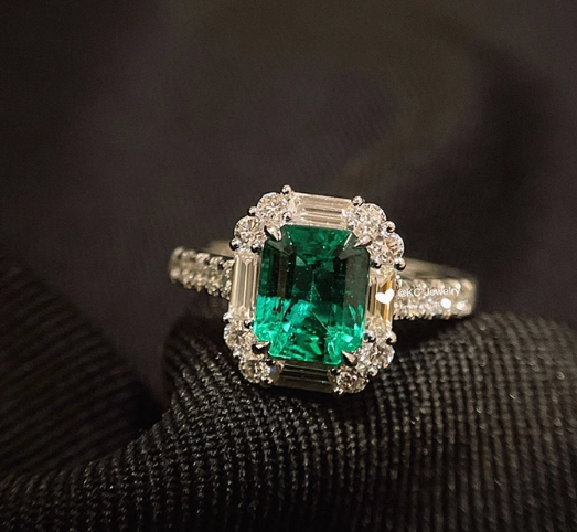 Anillo de Esmeralda