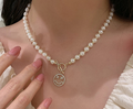 Collar de Perlas Falsas en Forma de Corazón (Una Pieza)