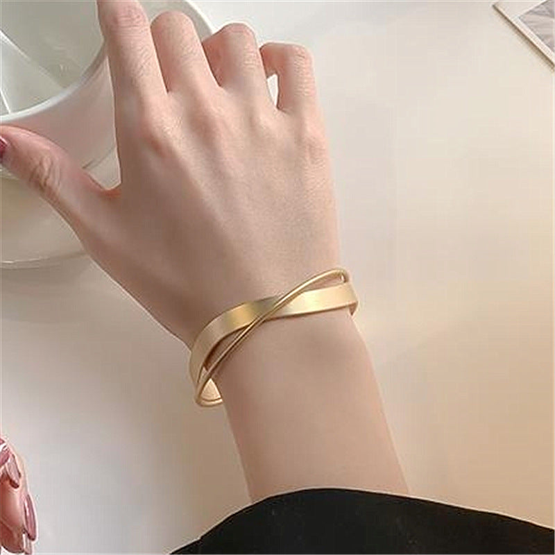 Pulsera Simple de Cruz Ondulada para Moda Femenina